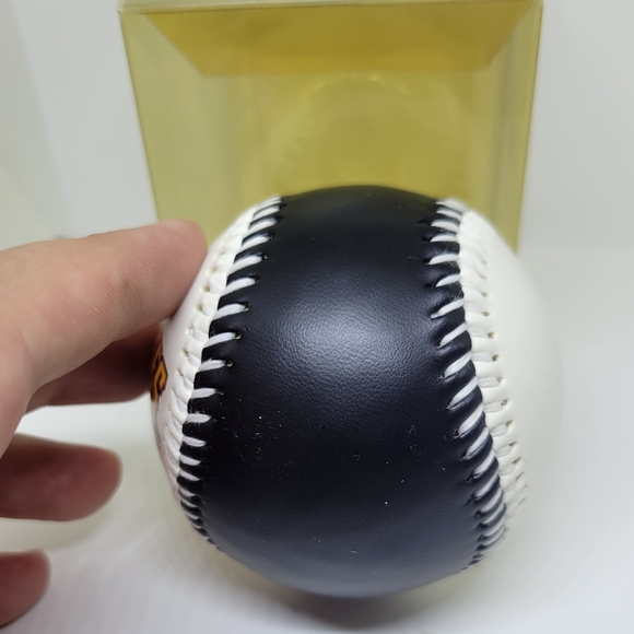 Limited Edition Pittsburgh Pirates MLB Fotoball - Picture 2 of 4